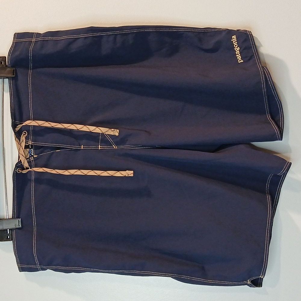 PATAGONIA short, size 34, navy blue color.